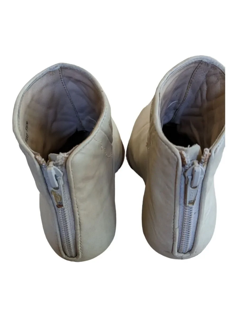 FRANCO Sarto leather embroidered tan western shooties, size 5.5M